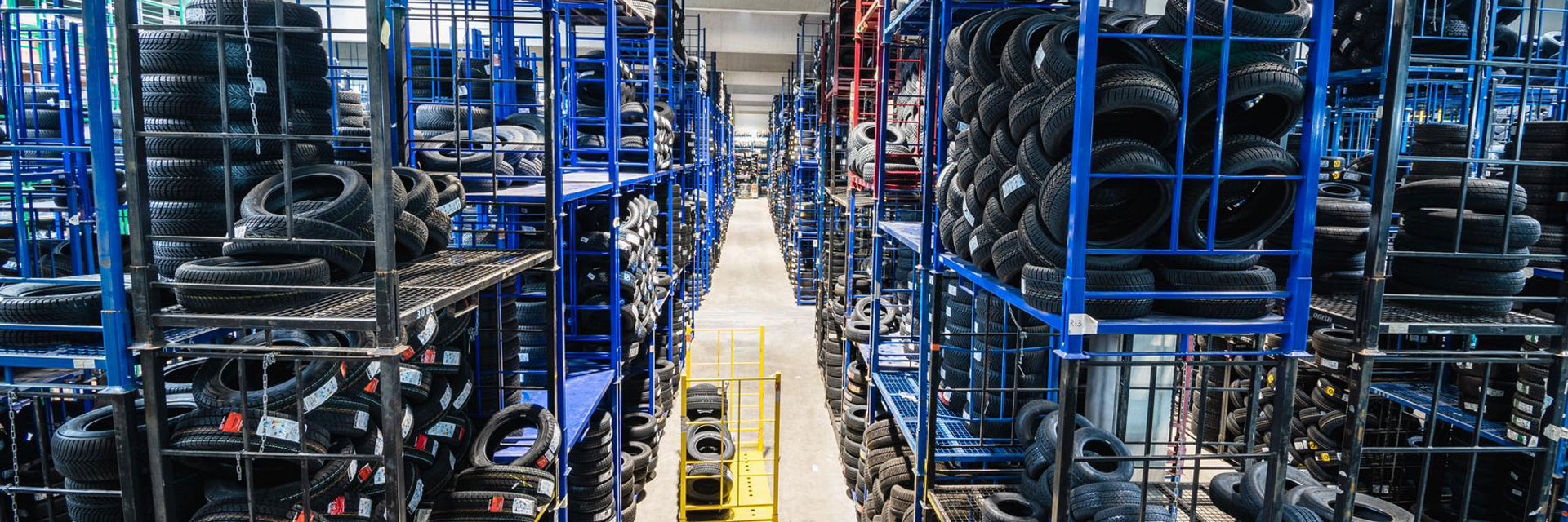 Reifenlager von D&W Tyres